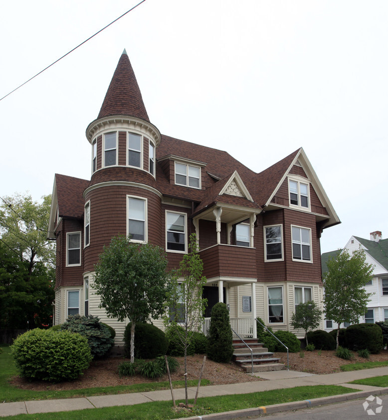 Primary Photo - 157 Chapin St