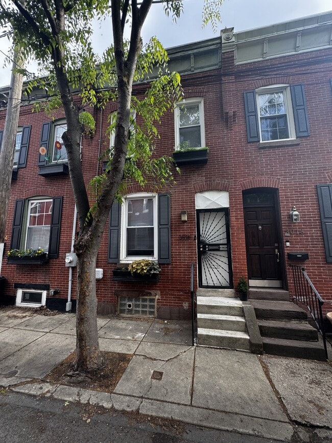 Building Photo - 3016 Cambridge St