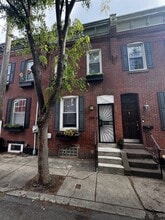 Building Photo - 3016 Cambridge St