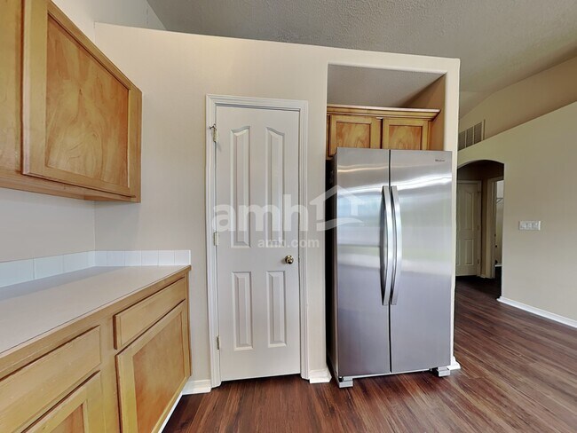 Foto del edificio - 868 Red Fern Dr
