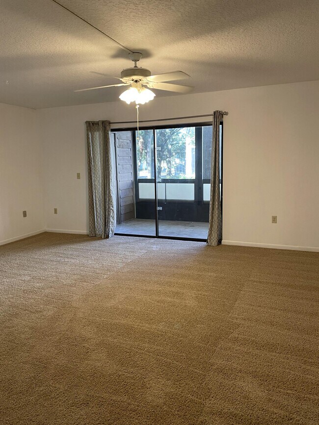Building Photo - 530 Cranes Way