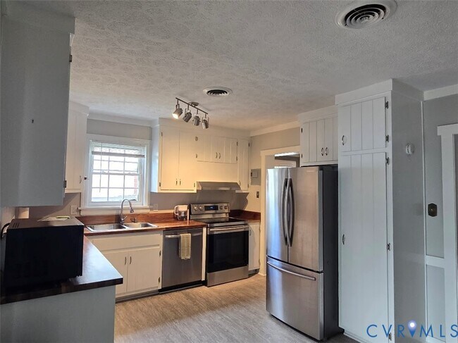 Foto del edificio - 8506 Spalding Dr