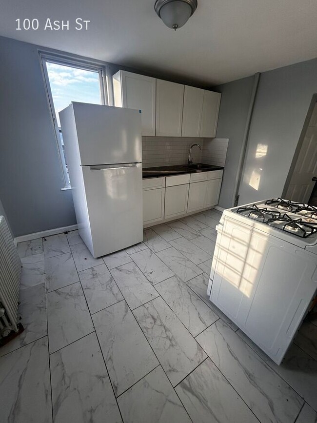 Photo - 100 Ash St Apartment