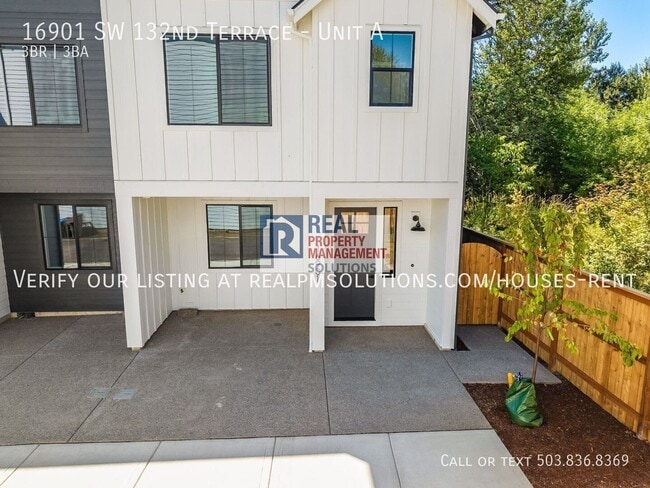 Building Photo - 16901 SW 132nd Terrace