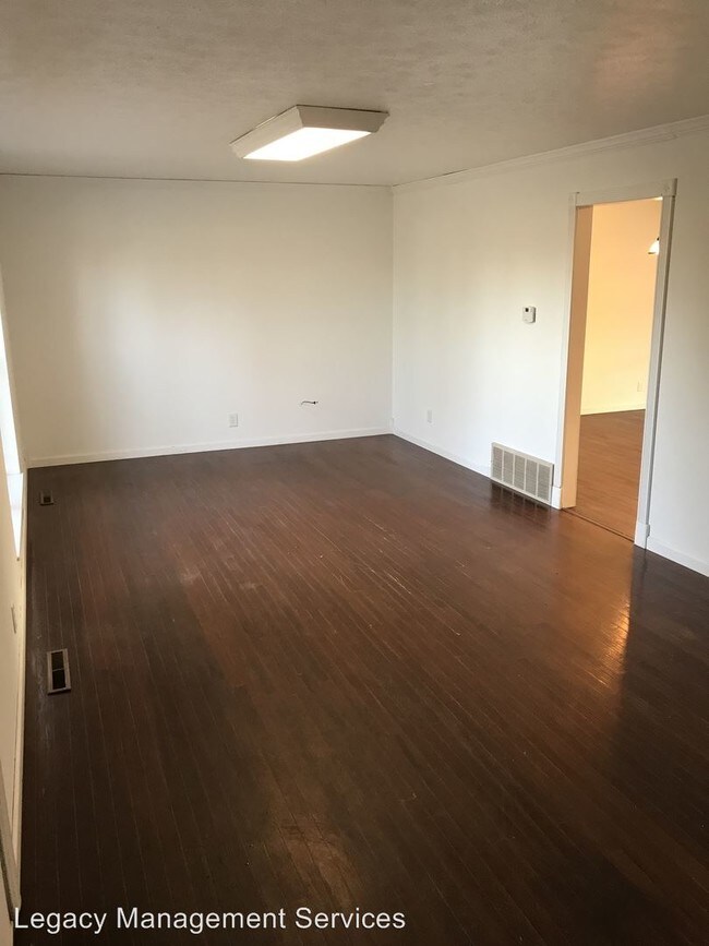 Building Photo - 327 Amfield Ct