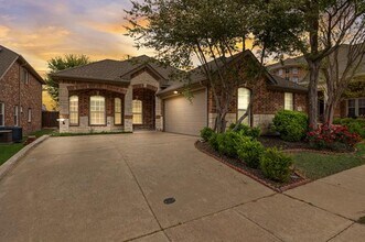 Building Photo - 8100 Twin Oaks Dr