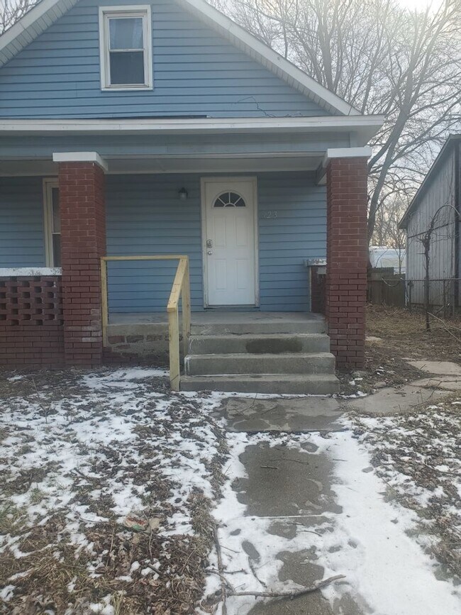 Building Photo - Spacious 3 Bedroom Home For Rent!