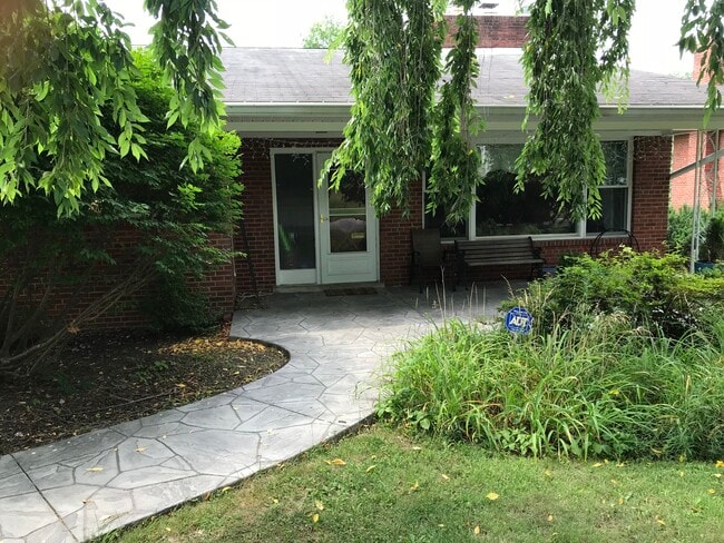 Building Photo - 2806 Abilene Dr