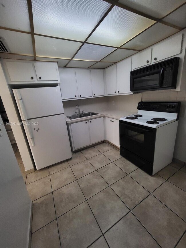 Foto del edificio - 1175 Normandy Dr