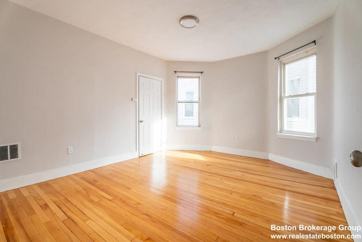 Hip 3 bed 1 bath - Hip 3 bed 1 bath