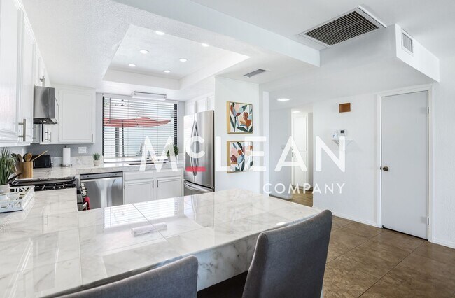 Building Photo - Two Bedroom - Rancho Mirage Private Home