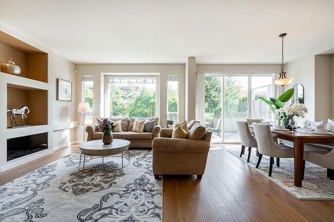 Photo du bâtiment - 3338 Rosemary Heights Crescent
