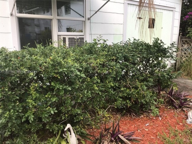 Building Photo - 429 49th St