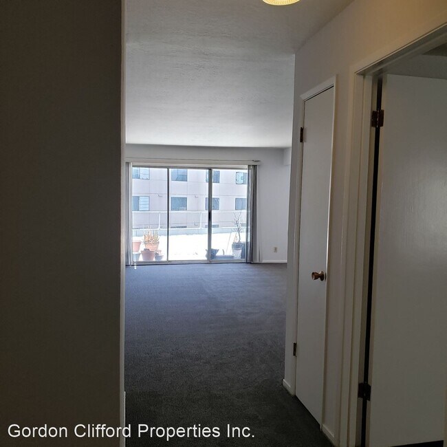 Building Photo - 2 br, 1 bath House - 65 HERMANN STREET #4