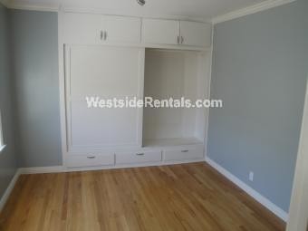 Primary Photo - 10672 Ayres Ave