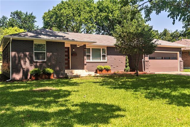 Primary Photo - 206 S Dorothy Dr