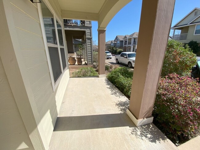 Building Photo - 4512 Inicio Ln