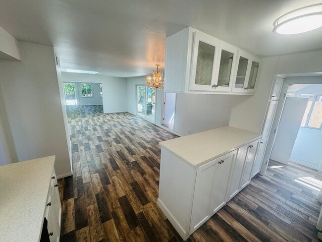 Building Photo - Exquisite 4-Bedroom Remodeled Retreat in t...