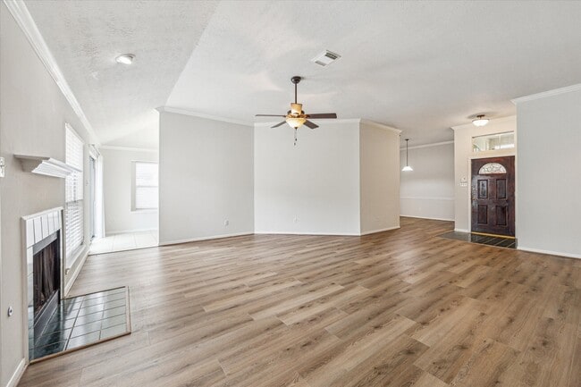 Building Photo - 6114 Fox Wind Ct