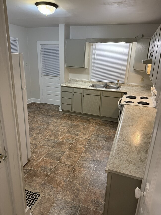 Foto del edificio - 815 N Bancroft St