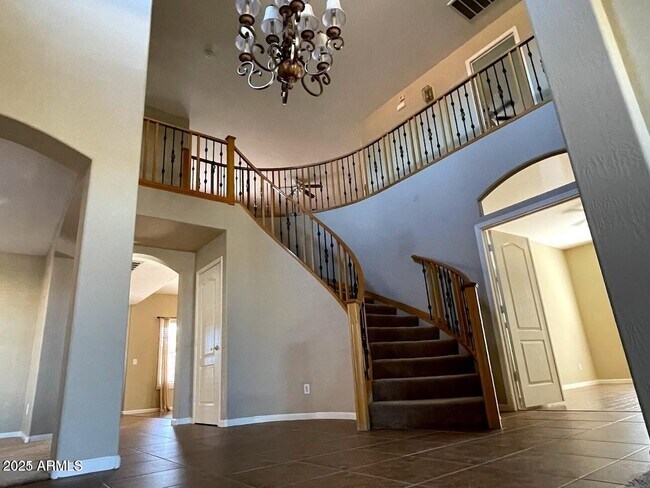 Foto del edificio - 3235 E Devonshire Ct