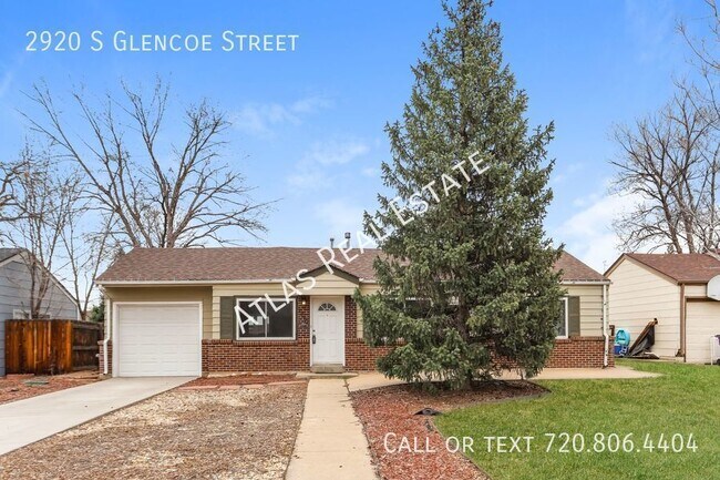 Building Photo - Beautifully updated University Hills Home
