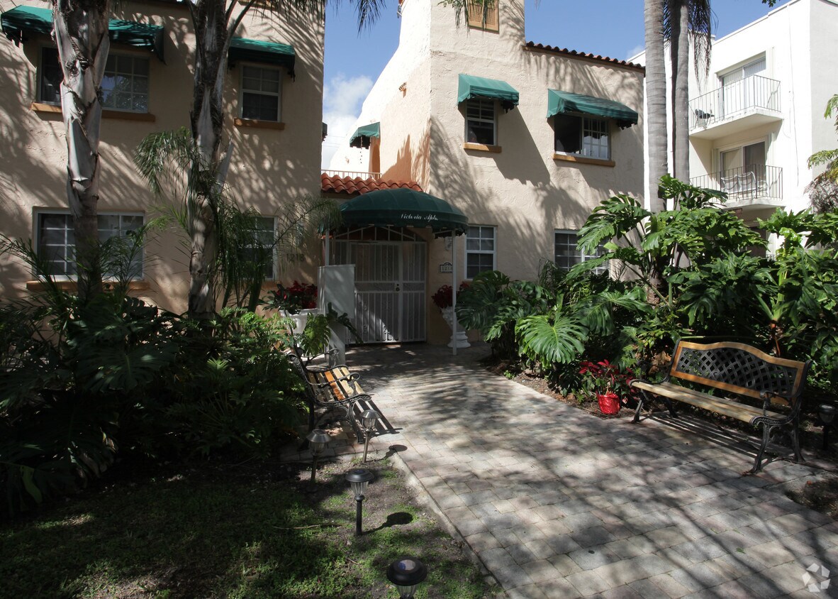 Primary Photo - Victoria Apartments