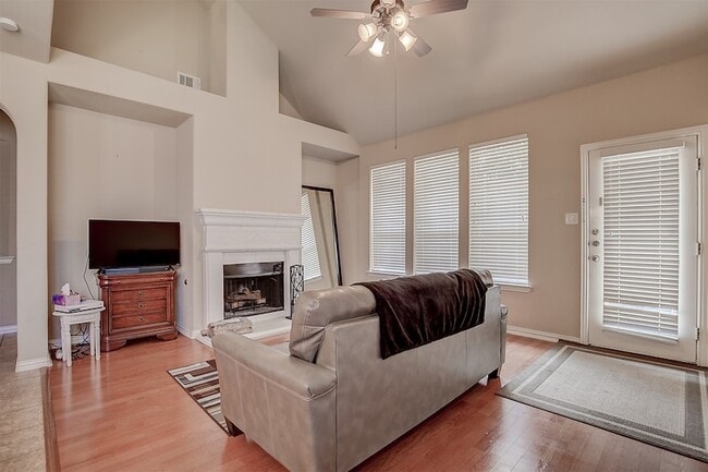 Building Photo - 2832 Gooseberry Dr