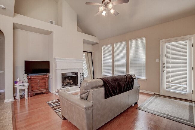 Foto del edificio - 2832 Gooseberry Dr