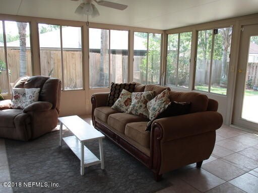 Foto del edificio - 11912 Blue Spruce Ct