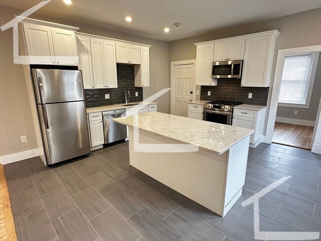 Building Photo - 1286 Commonwealth Ave #6F Boston MA 02134
