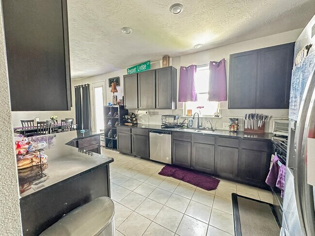 Foto del edificio - 6131 Morning Fern Ln