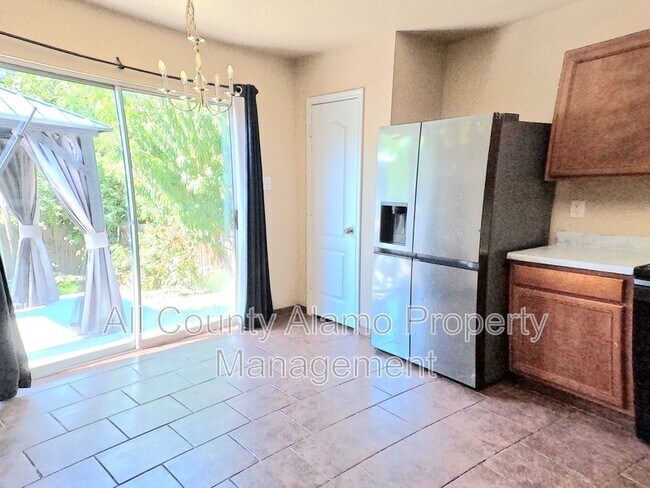 Building Photo - 715 Grants Canyon