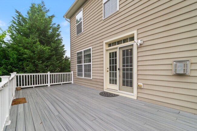 Foto del edificio - 5105 Bright Owl Rd