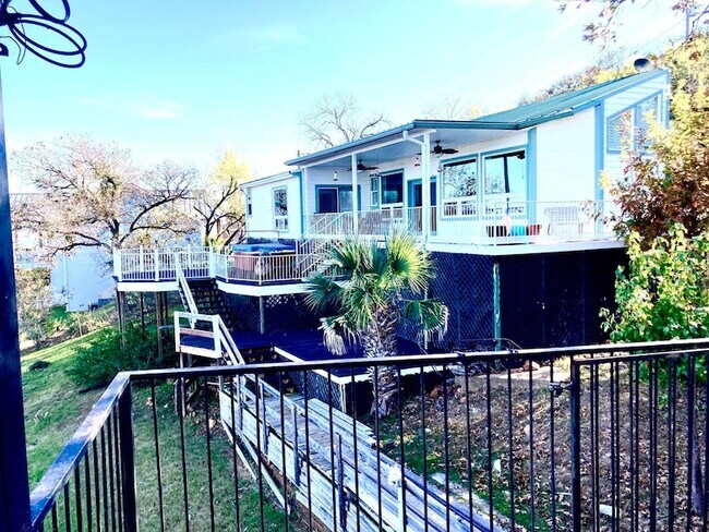 Foto del edificio - 215 Mountain Top