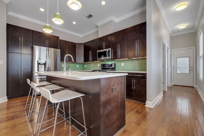 Building Photo - Midtown Tallahassee Townhome