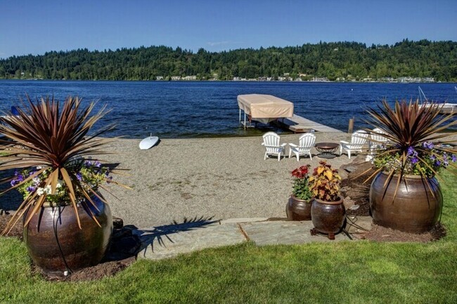 Building Photo - 3026 West Lake Sammamish Pkwy NE
