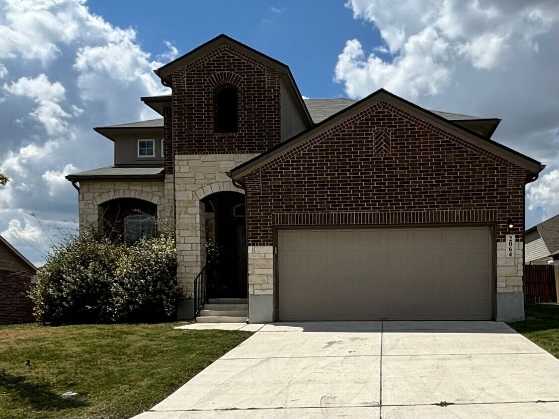 Primary Photo - Beautiful Modern Home with Spacious Backya...