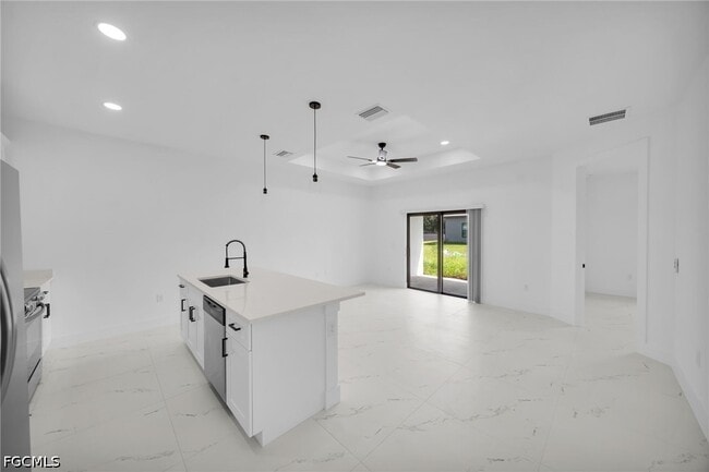 Building Photo - 4984 Fairway Ct