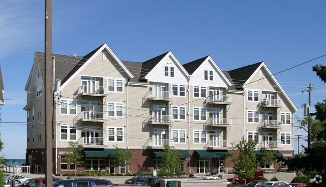 Fotografía del edificio - 110 S Wisconsin St