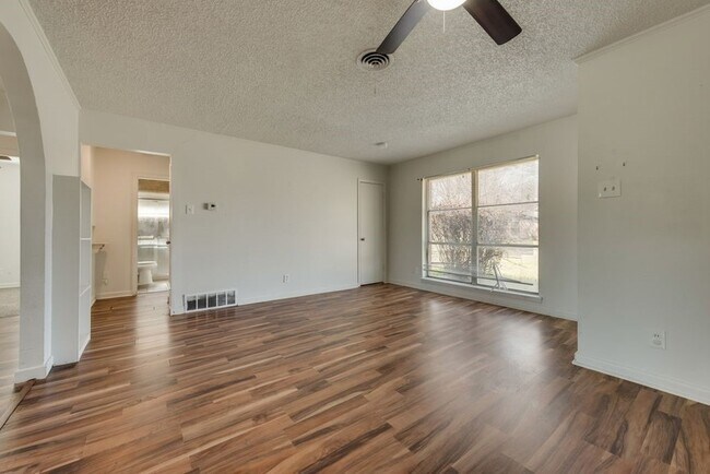 Foto del edificio - 7704 Woodspan Dr