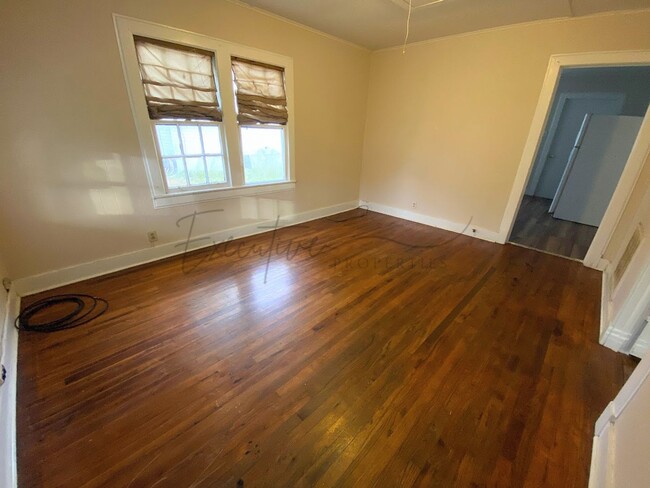 Building Photo - 2 bedroom home in Iowa, LA