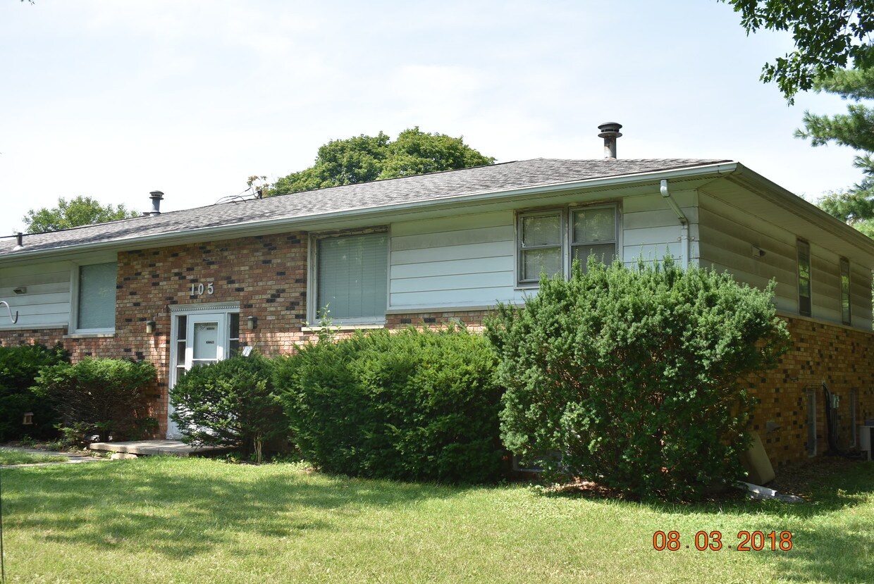 Primary Photo - 105 Paradise Ct
