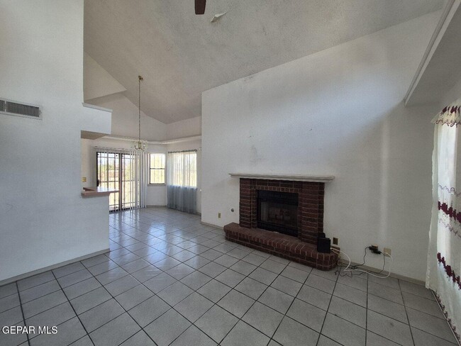 Foto del edificio - 12143 Noel Espinoza Cir