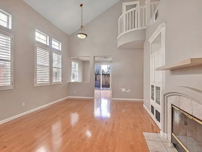 Foto del edificio - Beautiful Home in Highly Desirable Location