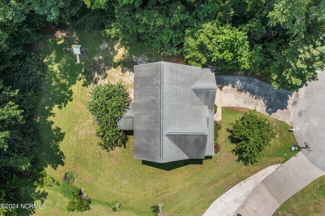 Foto del edificio - 147 Farmington Dr
