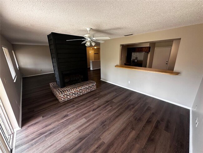 Foto del edificio - 321 Redwing Way