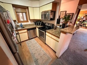 Building Photo - 2890 Shadow Creek Dr