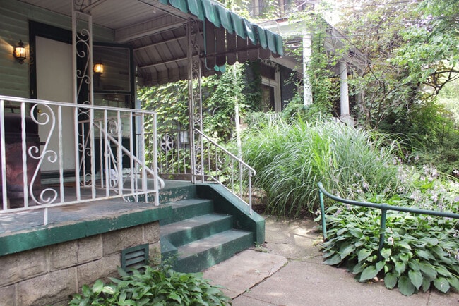 Building Photo - 327 West St