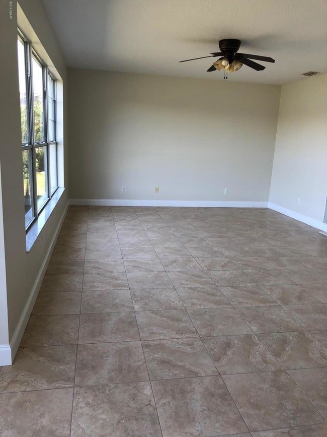 Building Photo - 6813 Amici Ct